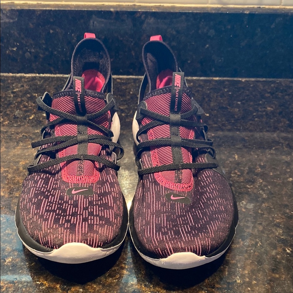 Nike Women's Black and Pink Running Shoes